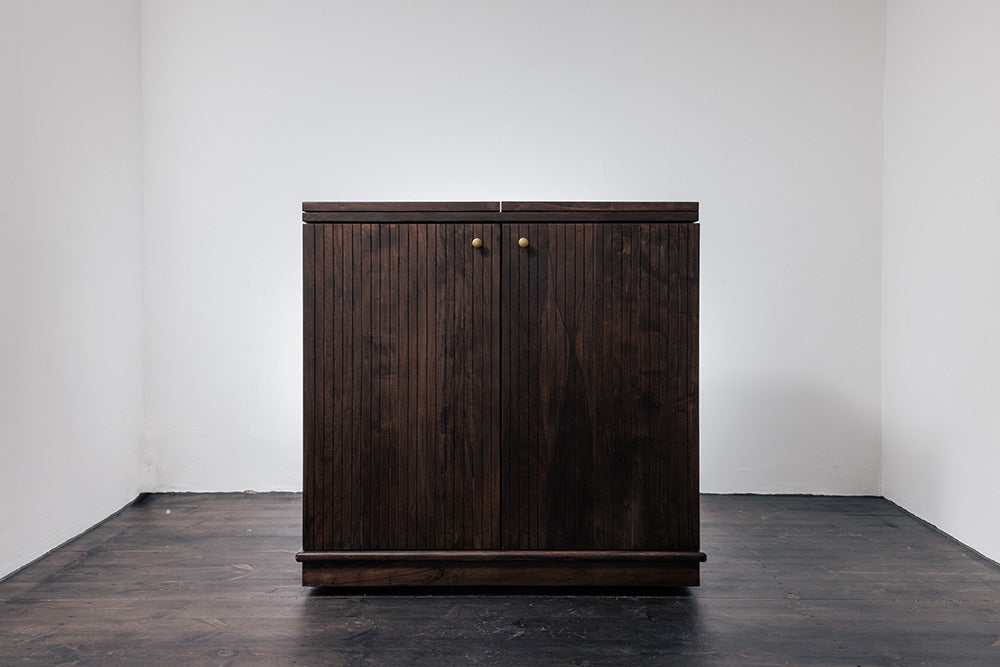 Queens Bar Cabinet With Flip Top